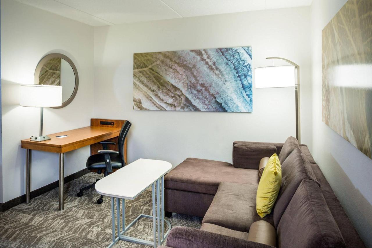 Springhill Suites Hampton Buitenkant foto