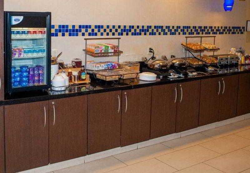 Springhill Suites Hampton Buitenkant foto