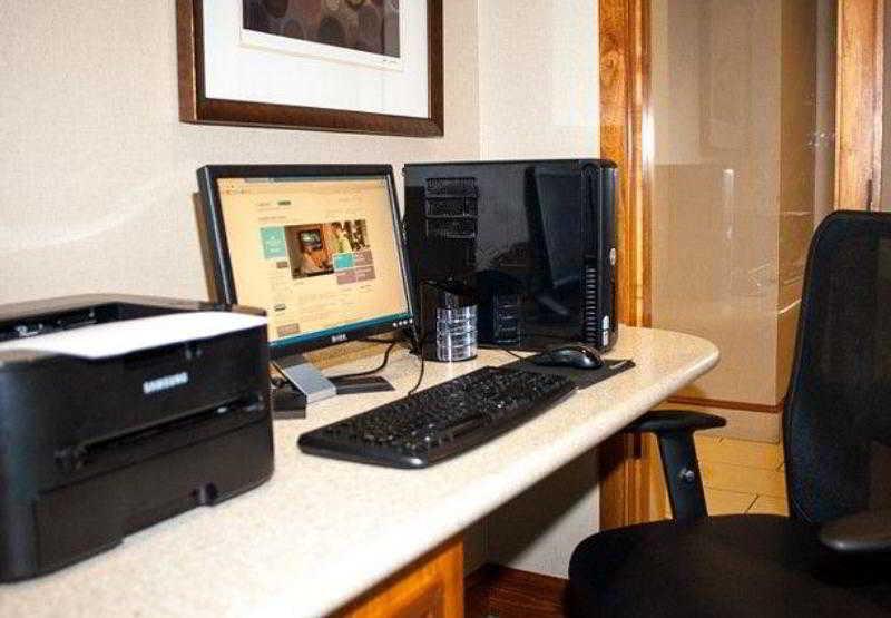 Springhill Suites Hampton Buitenkant foto