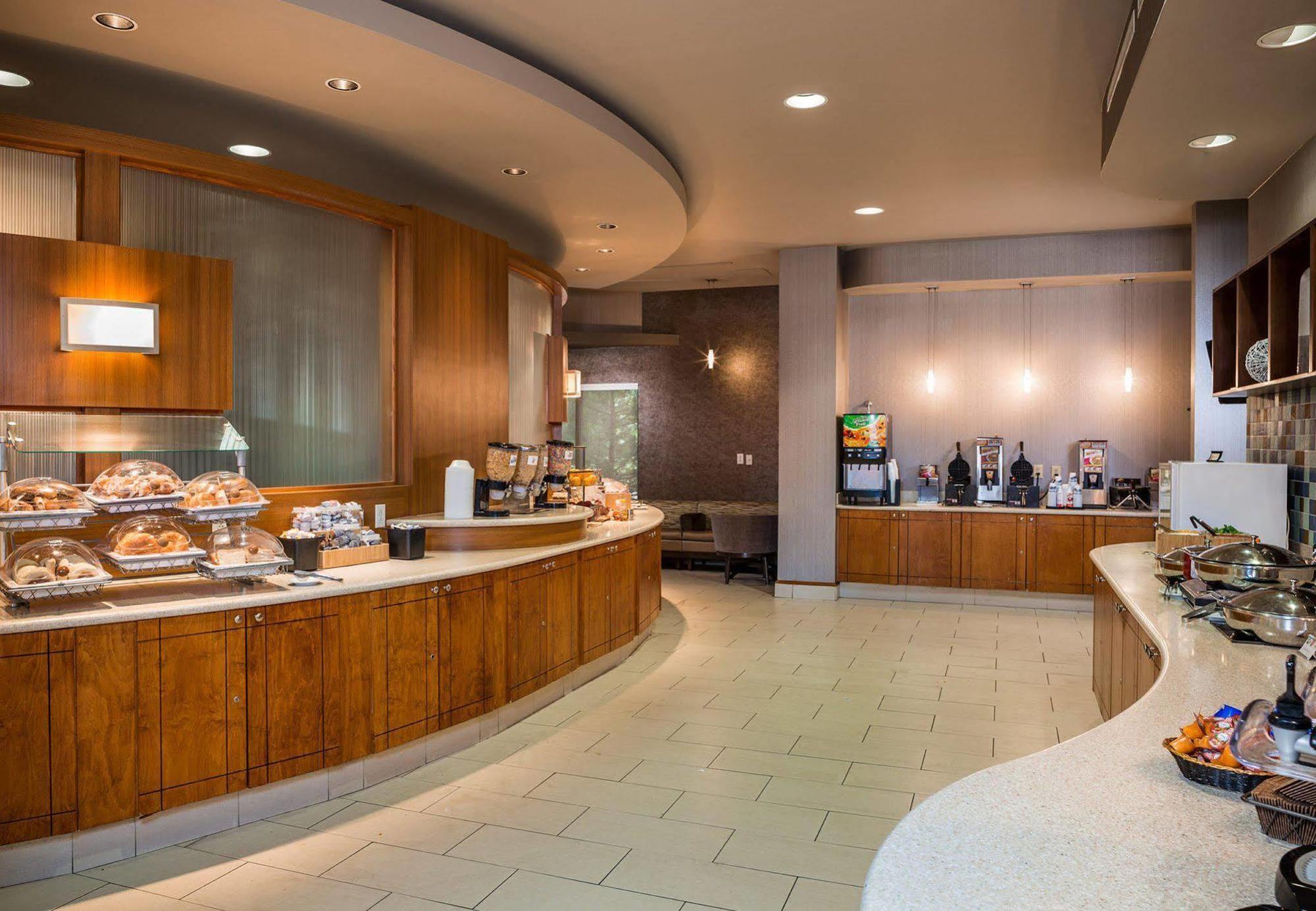 Springhill Suites Hampton Buitenkant foto